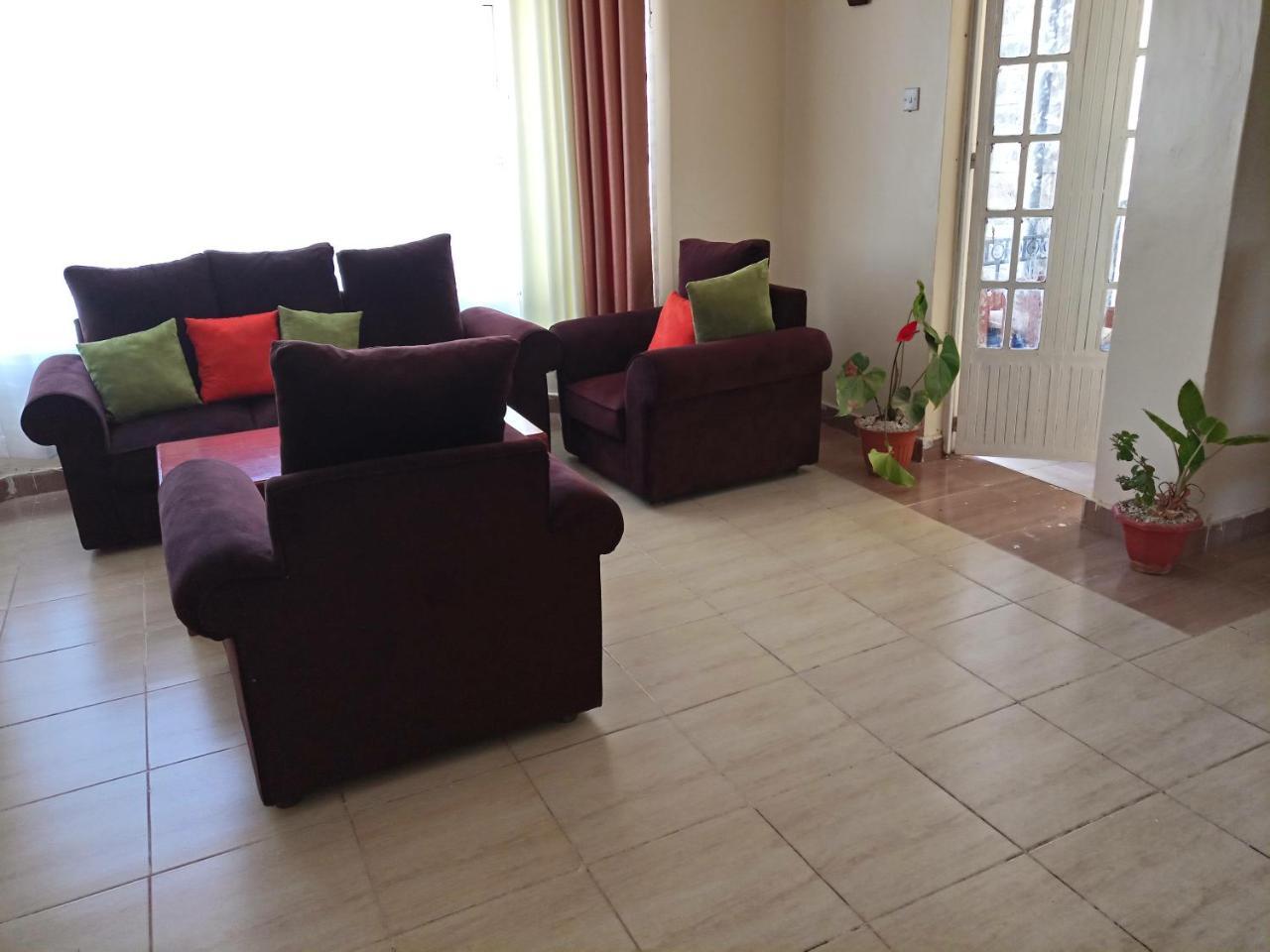 Terminal Homestay Mlolongo Exteriör bild